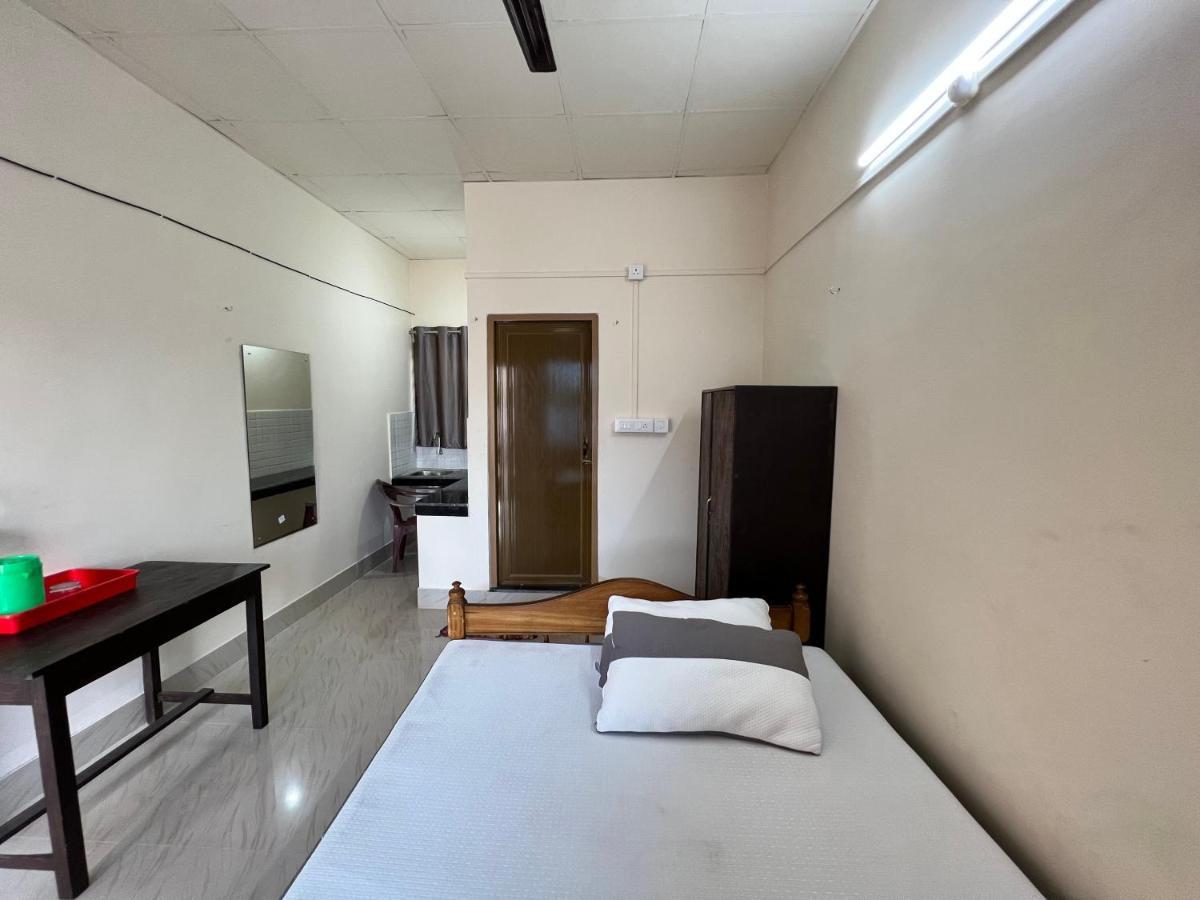 Atithya Lodge Гувахати Экстерьер фото